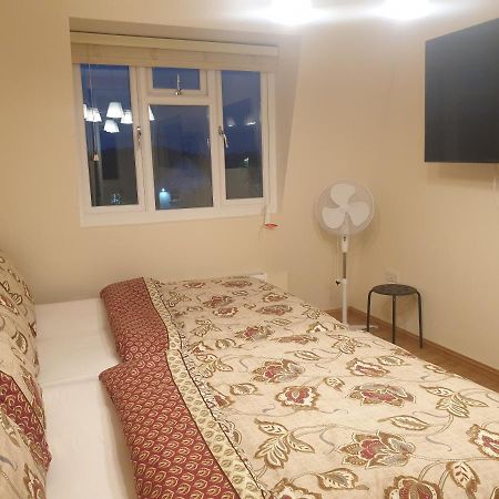 London Luxury 3 Bedroom 2 Bathrooms Flat 1 Min To Redbridge Station Free Parking & Wifi Wanstead ภายนอก รูปภาพ