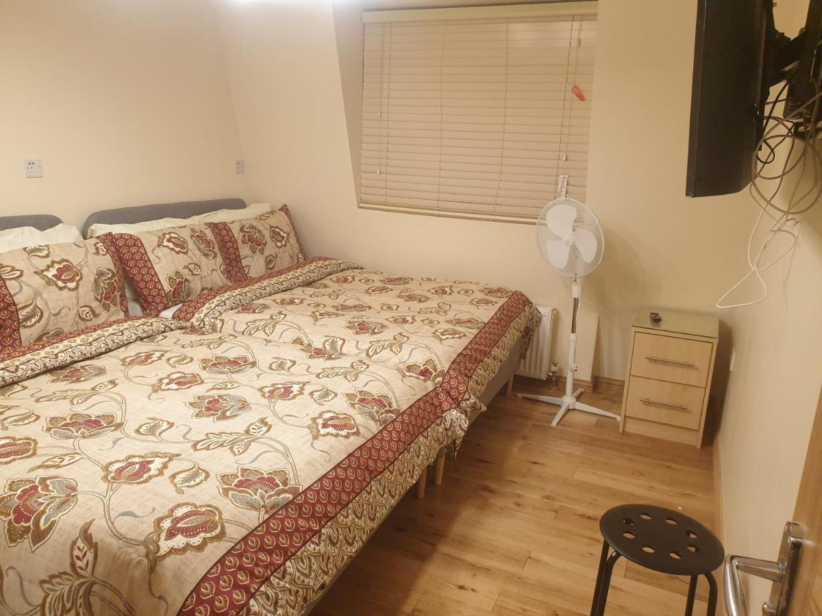 London Luxury 3 Bedroom 2 Bathrooms Flat 1 Min To Redbridge Station Free Parking & Wifi Wanstead ภายนอก รูปภาพ